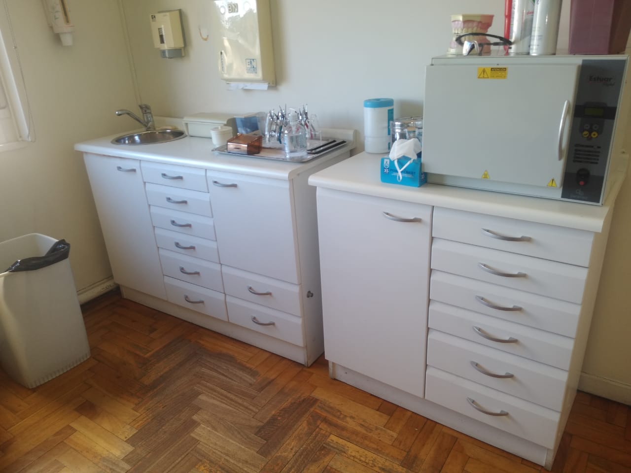 Gabinete y equipamiento del consultorio